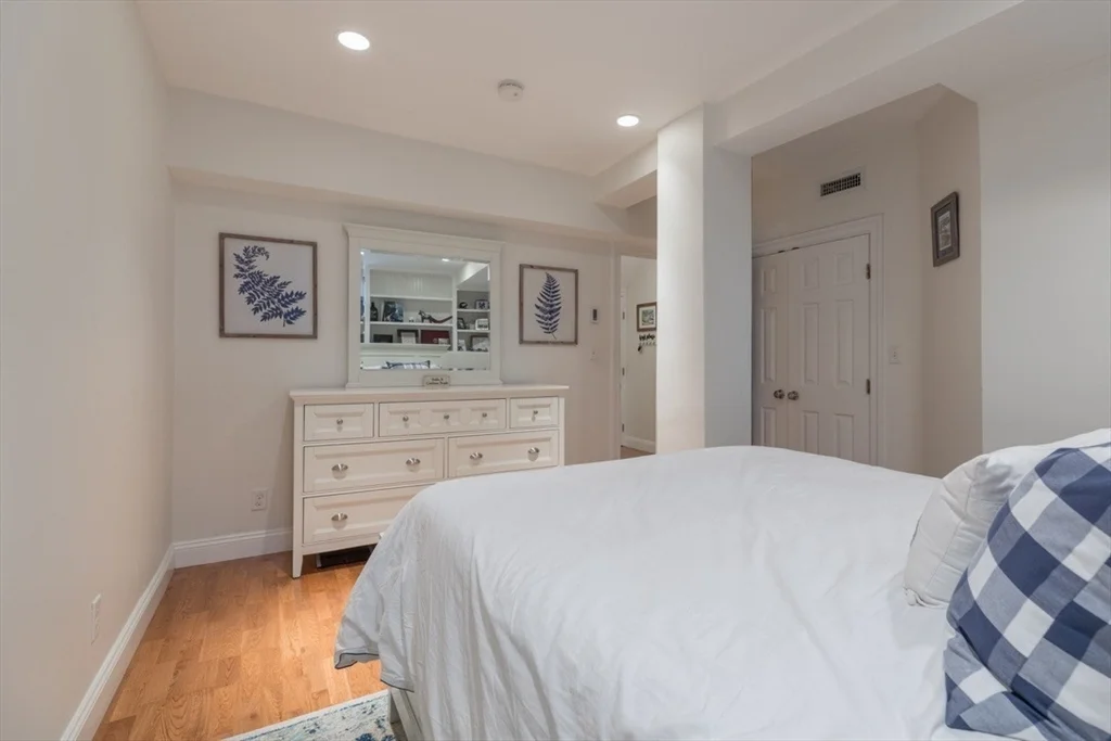 2 bed, 1 bath apartment for rent at 15 Garrison St Unit 1, Back Bay — photo 10 of 18