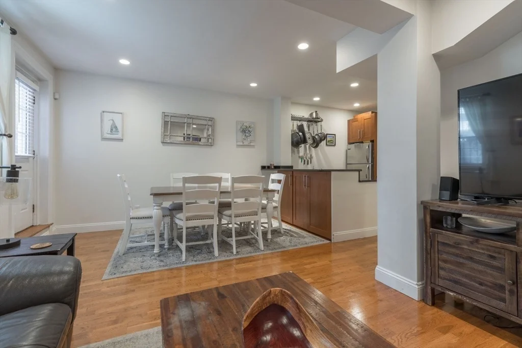 2 bed, 1 bath apartment for rent at 15 Garrison St Unit 1, Back Bay — photo 4 of 18