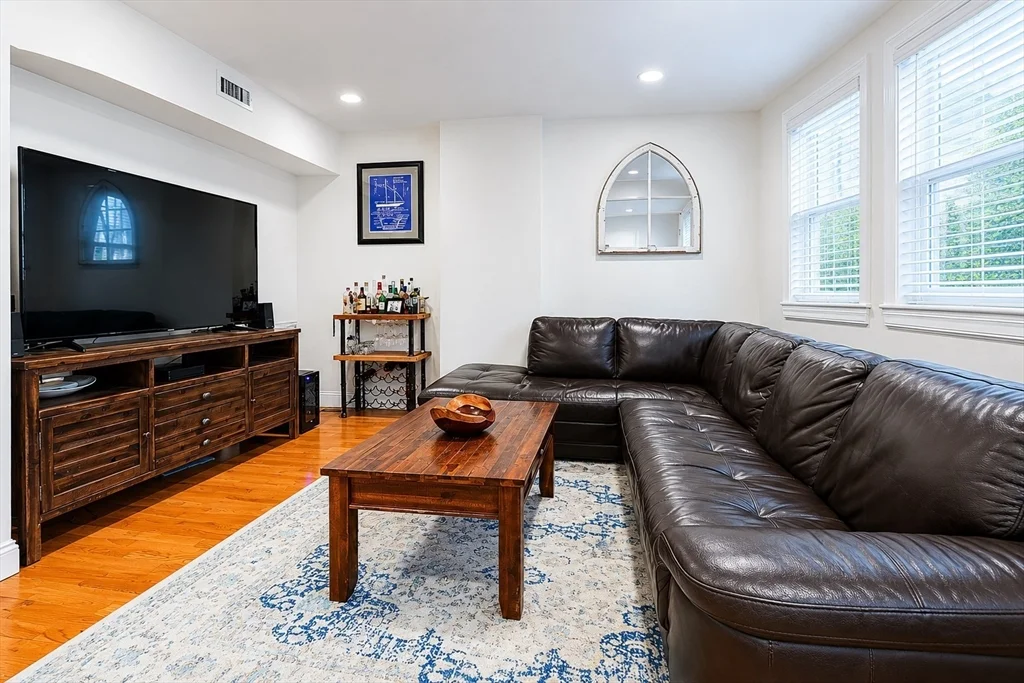 2 bed, 1 bath apartment for rent at 15 Garrison St Unit 1, Back Bay