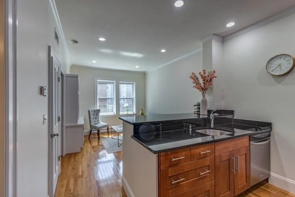 1 bed, 1 bath apartment for rent at 15 Garrison St Unit 9, Back Bay — photo 1 of 10