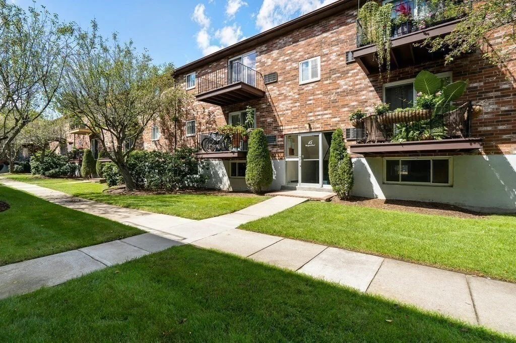 2 bed, 1 bath apartment for rent at 15 Gates St Unit 2, West Roxbury — photo 15 of 17