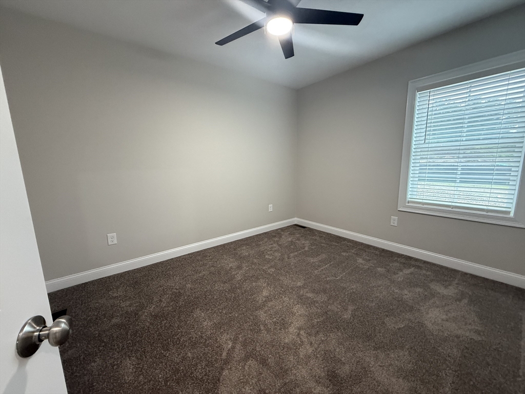 2 bed, 1 bath apartment for rent at 15 Glacier Path Unit 15, Middleboro — photo 10 of 14