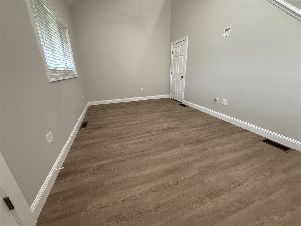 2 bed, 1 bath apartment for rent at 15 Glacier Path Unit 15, Middleboro — photo 4 of 14