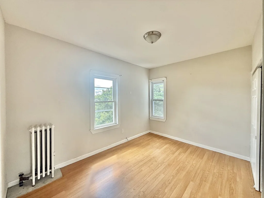 2 bed, 1 bath apartment for rent at 15 Gladstone St Unit 2, Everett — photo 8 of 36