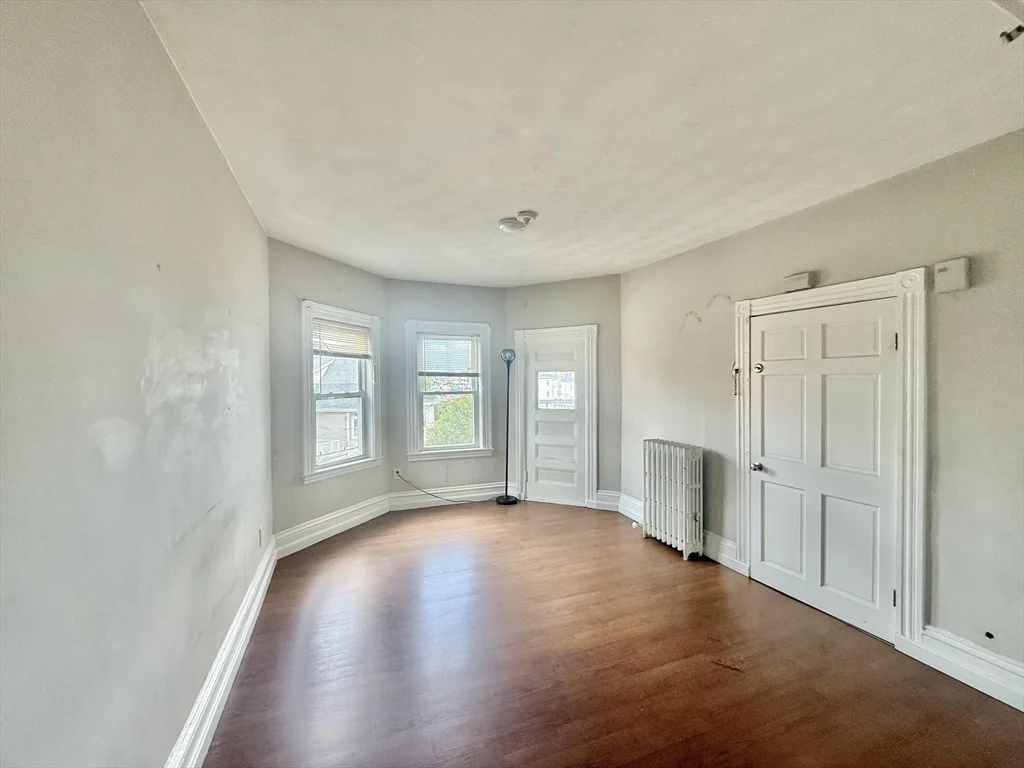 2 bed, 1 bath apartment for rent at 15 Gladstone St Unit 2, Everett — photo 4 of 36