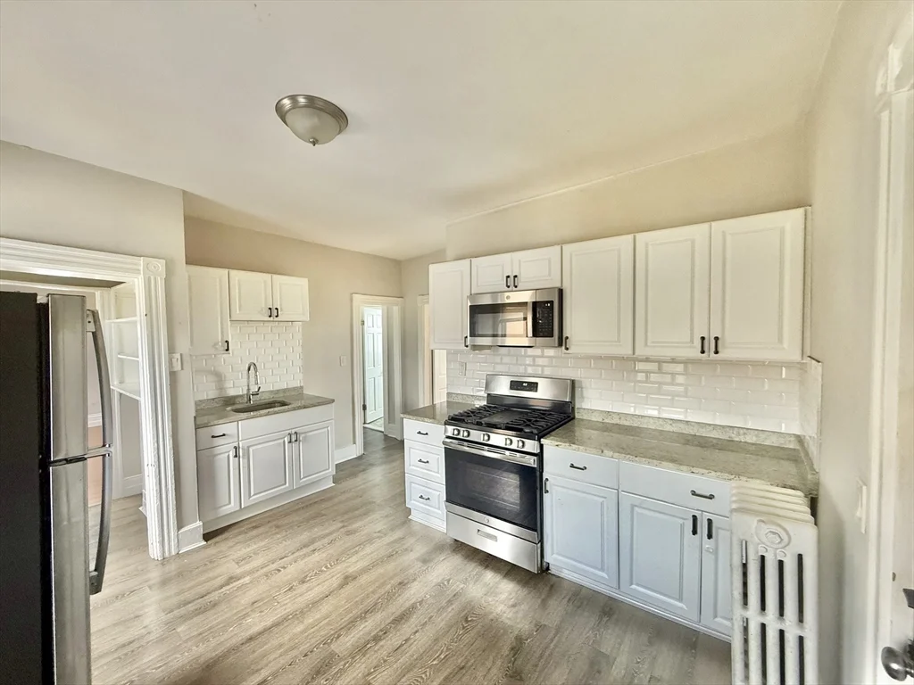 2 bed, 1 bath apartment for rent at 15 Gladstone St Unit 2, Everett — photo 14 of 36