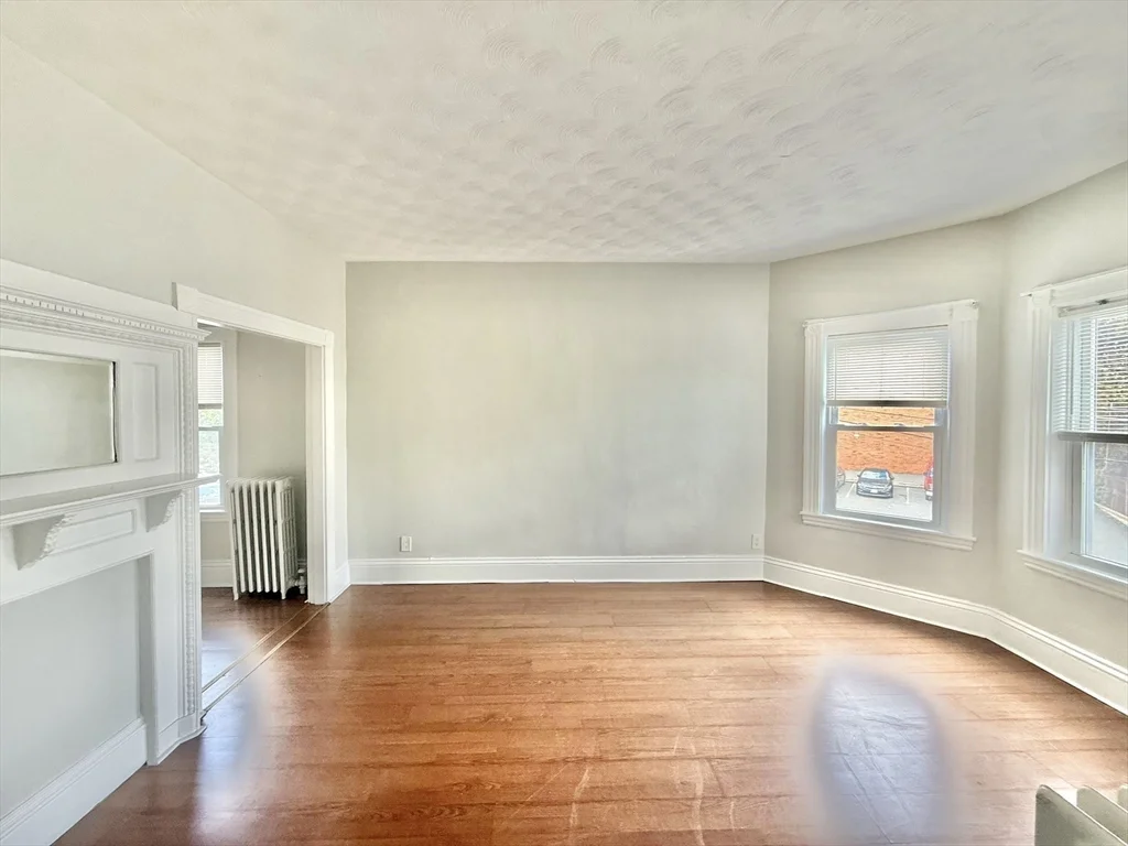 2 bed, 1 bath apartment for rent at 15 Gladstone St Unit 2, Everett — photo 6 of 36