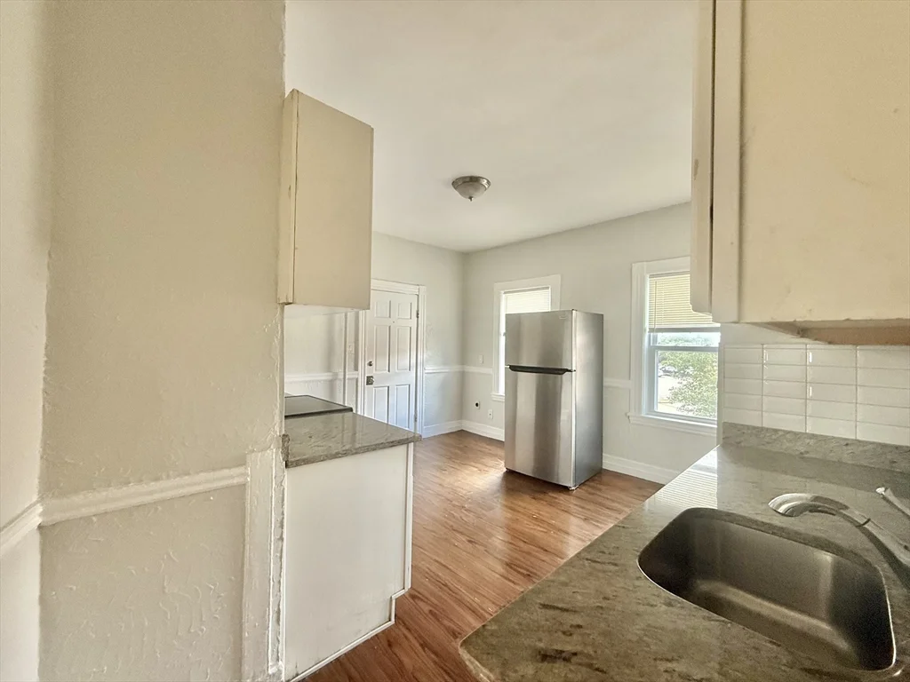 2 bed, 1 bath apartment for rent at 15 Gladstone St Unit 3, Everett — photo 9 of 19
