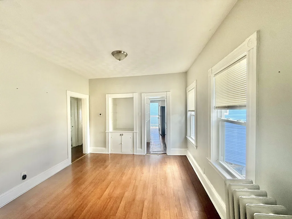 2 bed, 1 bath apartment for rent at 15 Gladstone St Unit 3, Everett — photo 4 of 19
