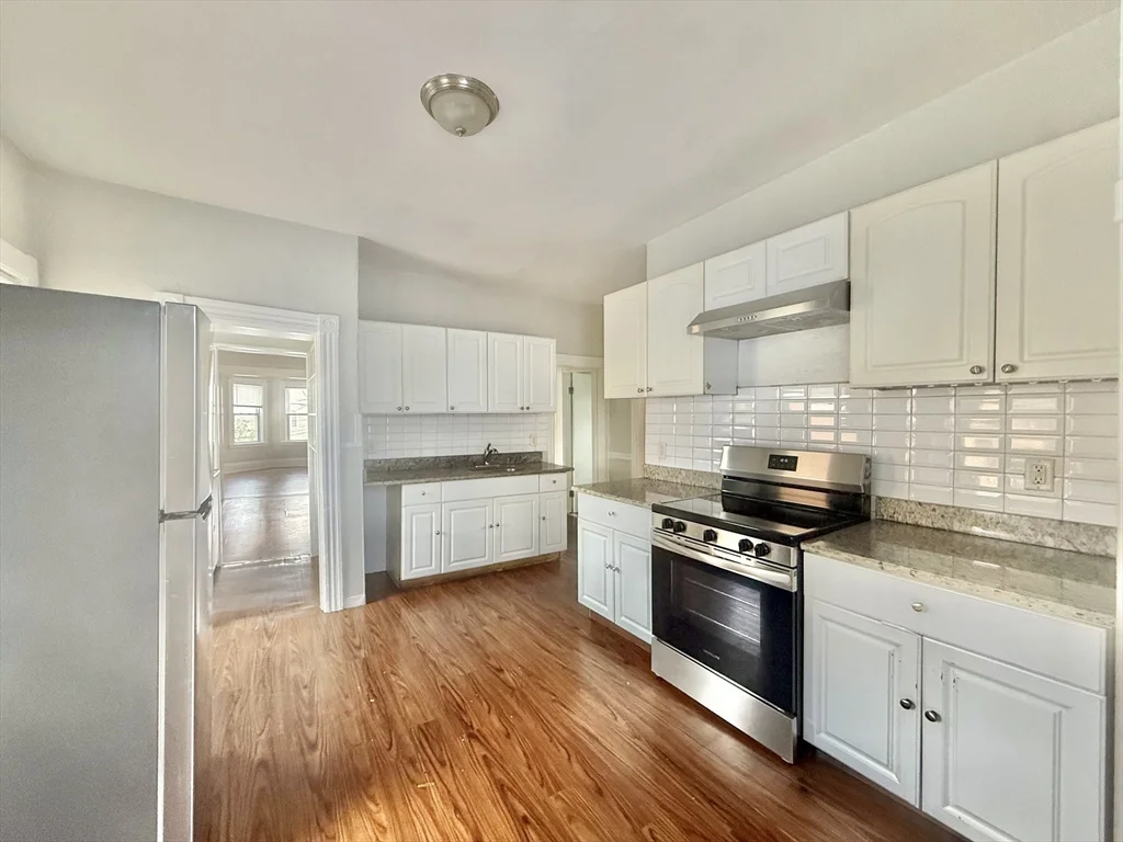 2 bed, 1 bath apartment for rent at 15 Gladstone St Unit 3, Everett — photo 11 of 19
