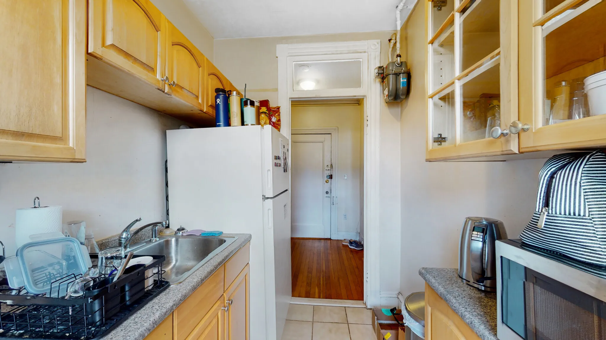 1 split bed, 1 bath apartment for rent at 15 Glenville Ave Unit 12, Allston — photo 4 of 12