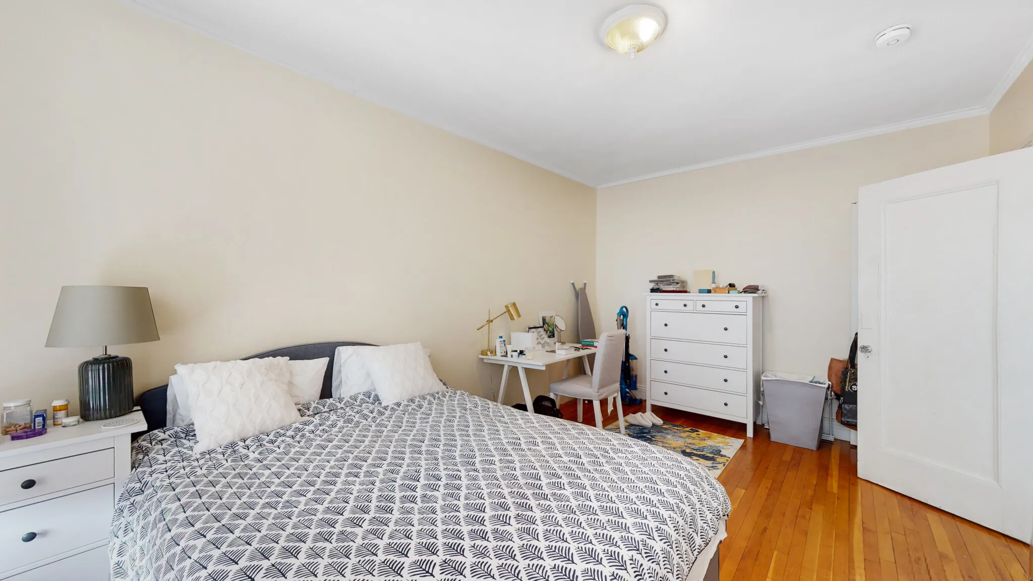 1 split bed, 1 bath apartment for rent at 15 Glenville Ave Unit 12, Allston — photo 6 of 12