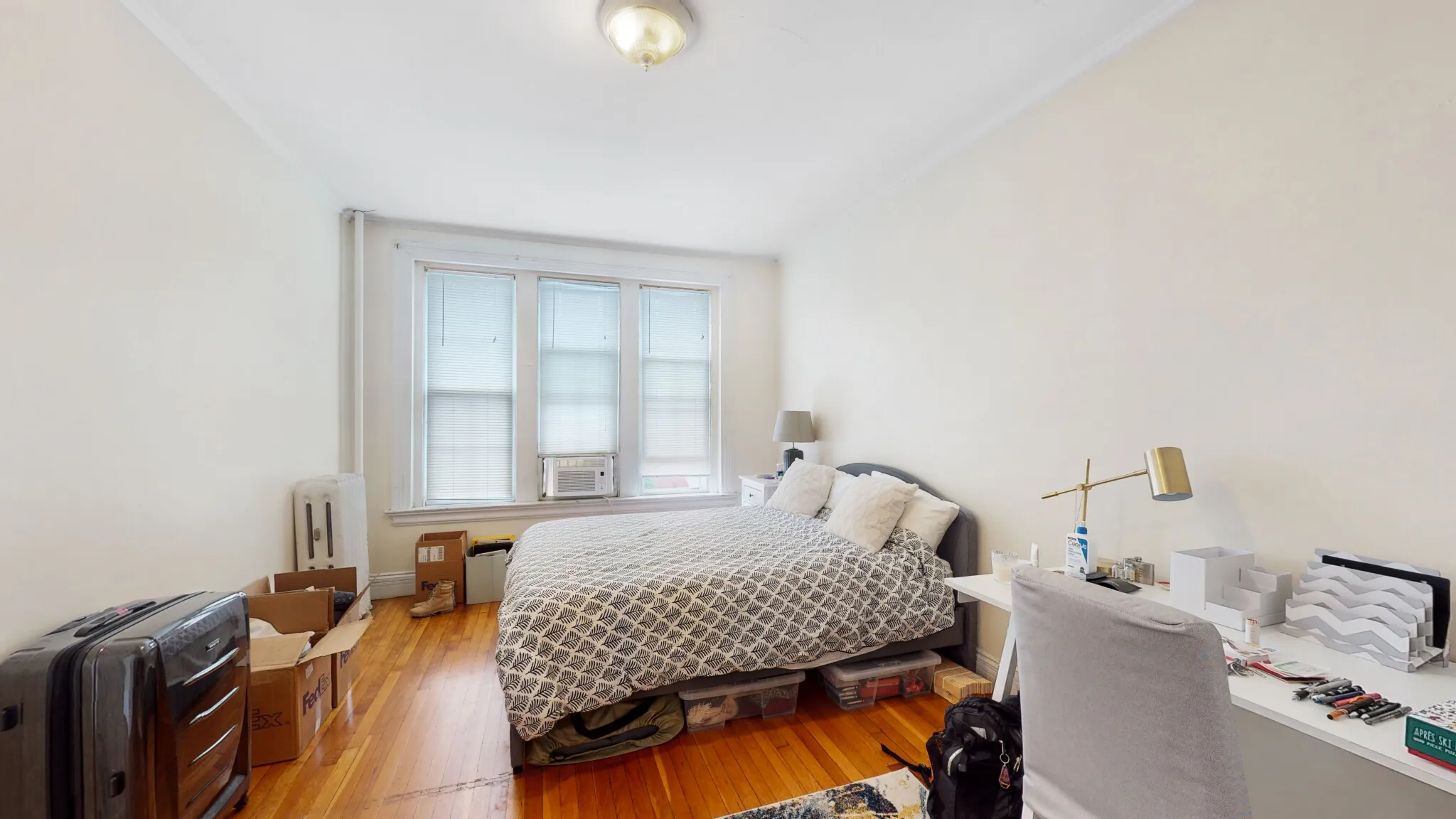1 split bed, 1 bath apartment for rent at 15 Glenville Ave Unit 12, Allston — photo 5 of 12