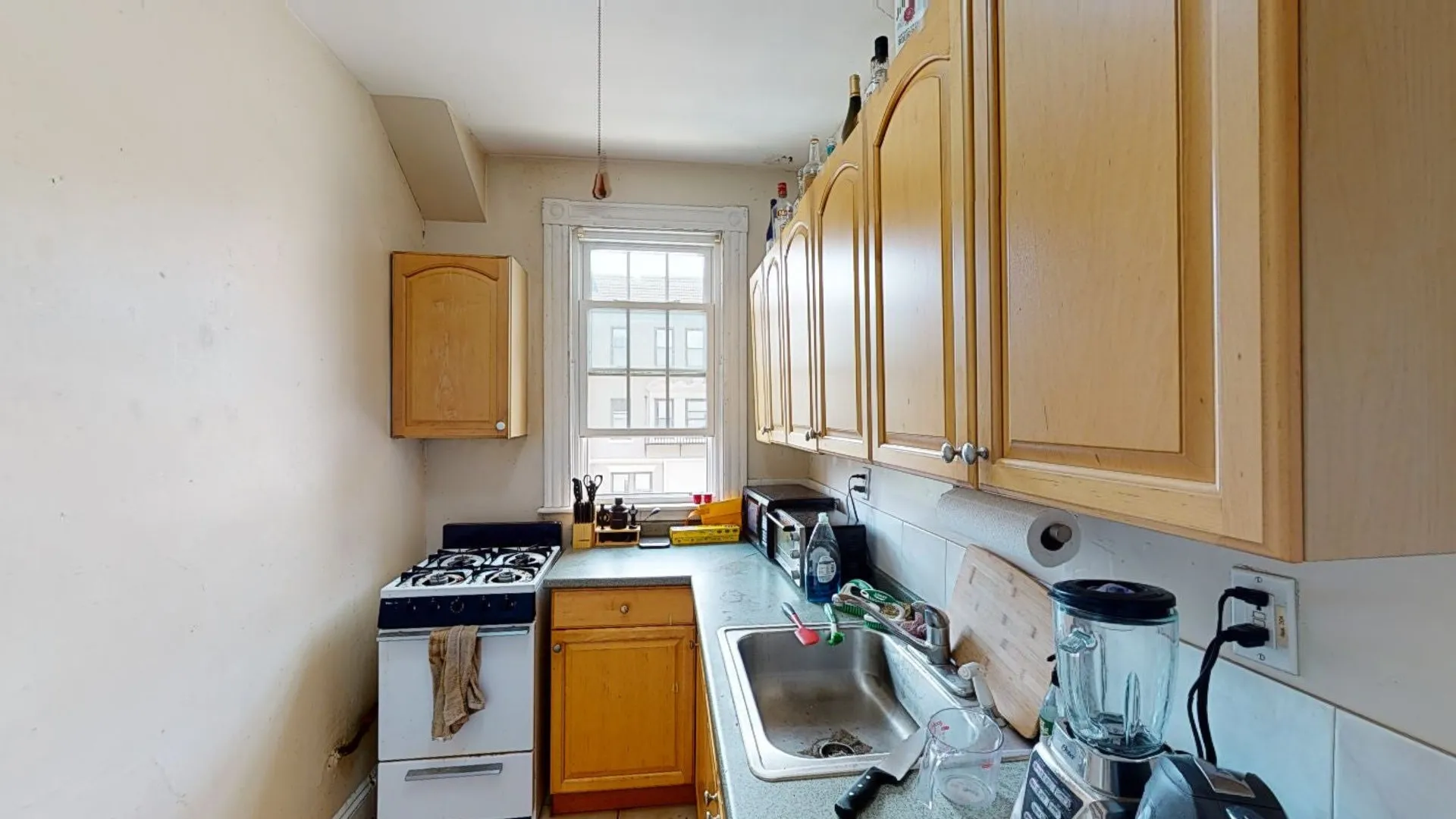 2 bed, 1 bath apartment for rent at 15 Glenville Ave Unit 8, Allston — photo 4 of 17