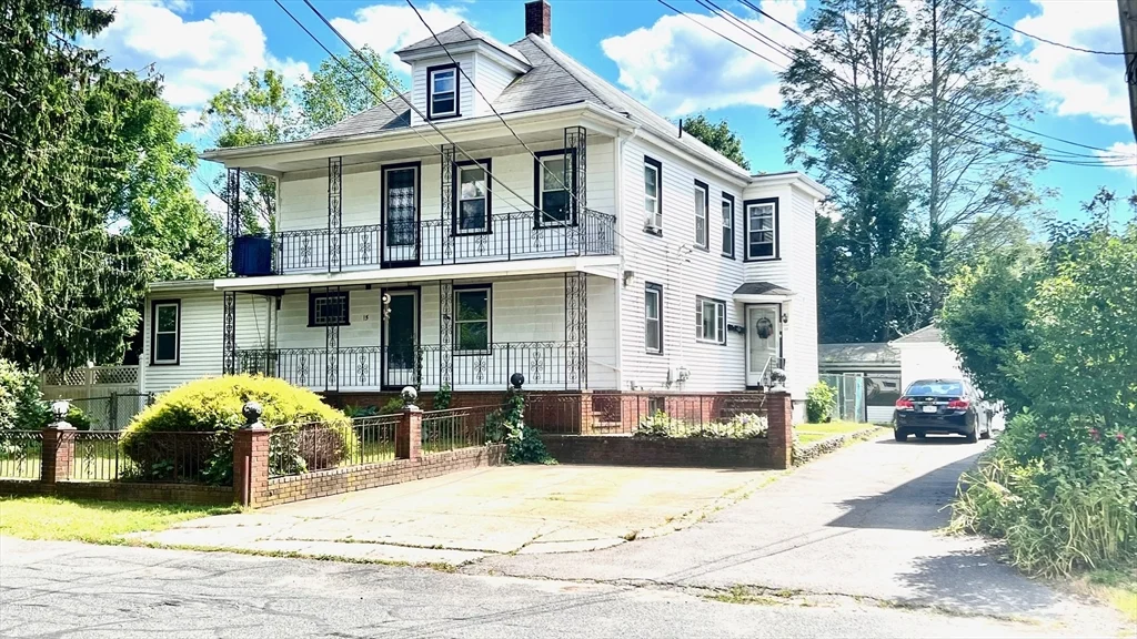 2 bed, 1 bath apartment for rent at 15 Goodwin St Unit 1, Bridgewater — photo 3 of 30