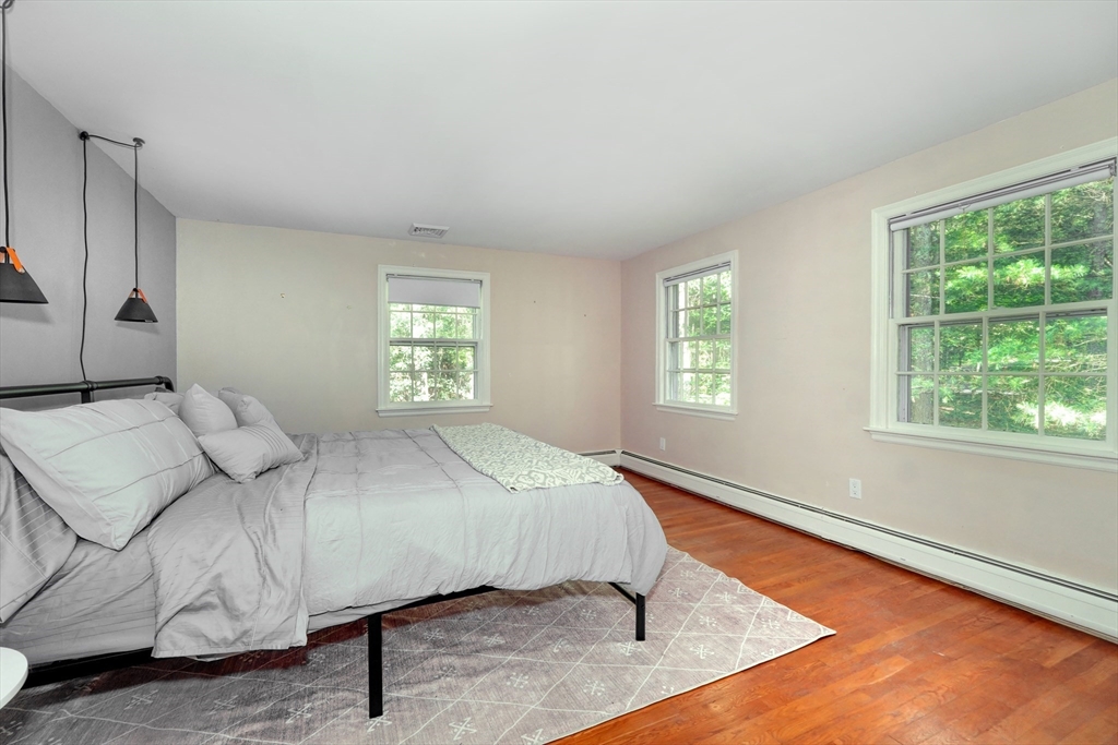 5 bed, 2 bath apartment for rent at 15 Goose Pond Rd, Lincoln — photo 31 of 40