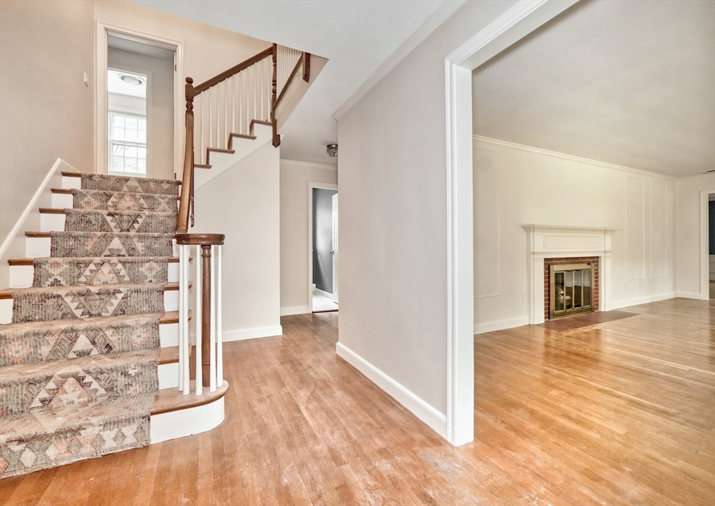 5 bed, 2 bath apartment for rent at 15 Goose Pond Rd, Lincoln — photo 9 of 40