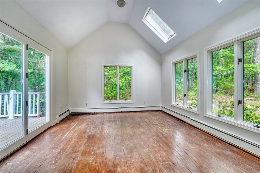 5 bed, 2 bath apartment for rent at 15 Goose Pond Rd, Lincoln — photo 13 of 40