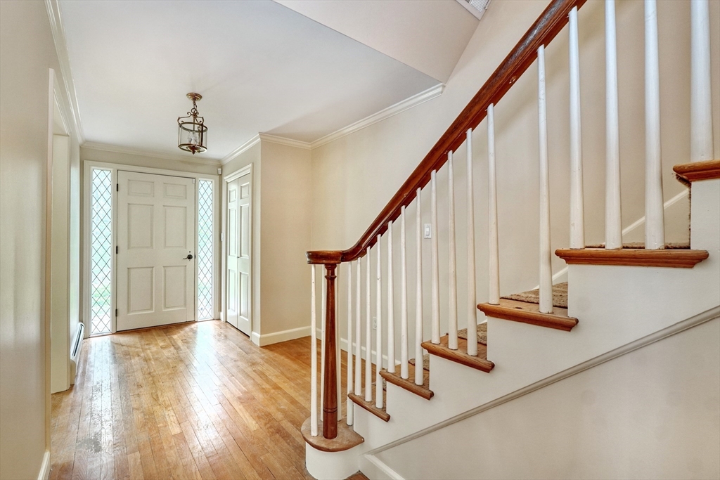 5 bed, 2 bath apartment for rent at 15 Goose Pond Rd, Lincoln — photo 2 of 40