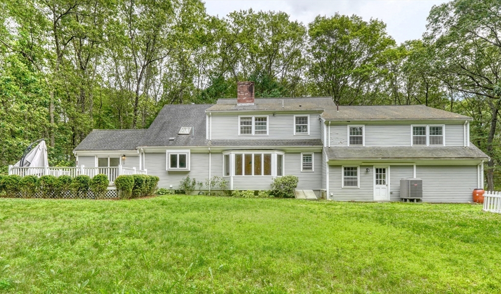 5 bed, 2 bath apartment for rent at 15 Goose Pond Rd, Lincoln — photo 11 of 40