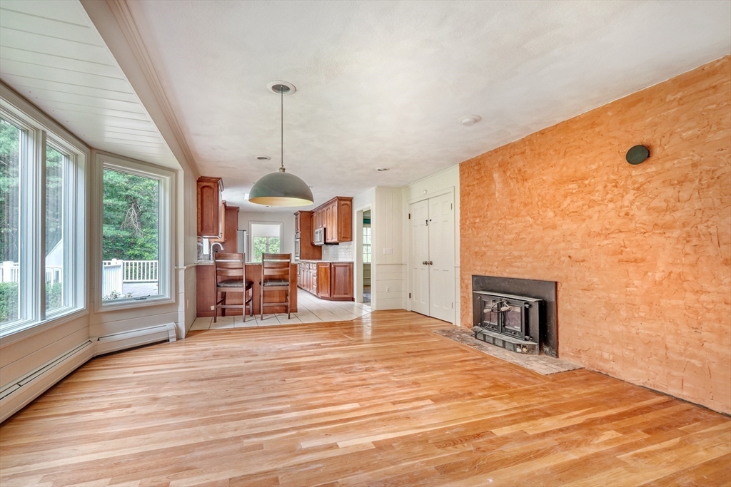 5 bed, 2 bath apartment for rent at 15 Goose Pond Rd, Lincoln — photo 15 of 40