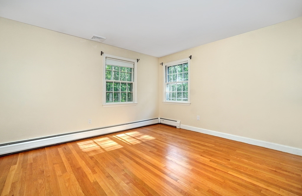 5 bed, 2 bath apartment for rent at 15 Goose Pond Rd, Lincoln — photo 39 of 40