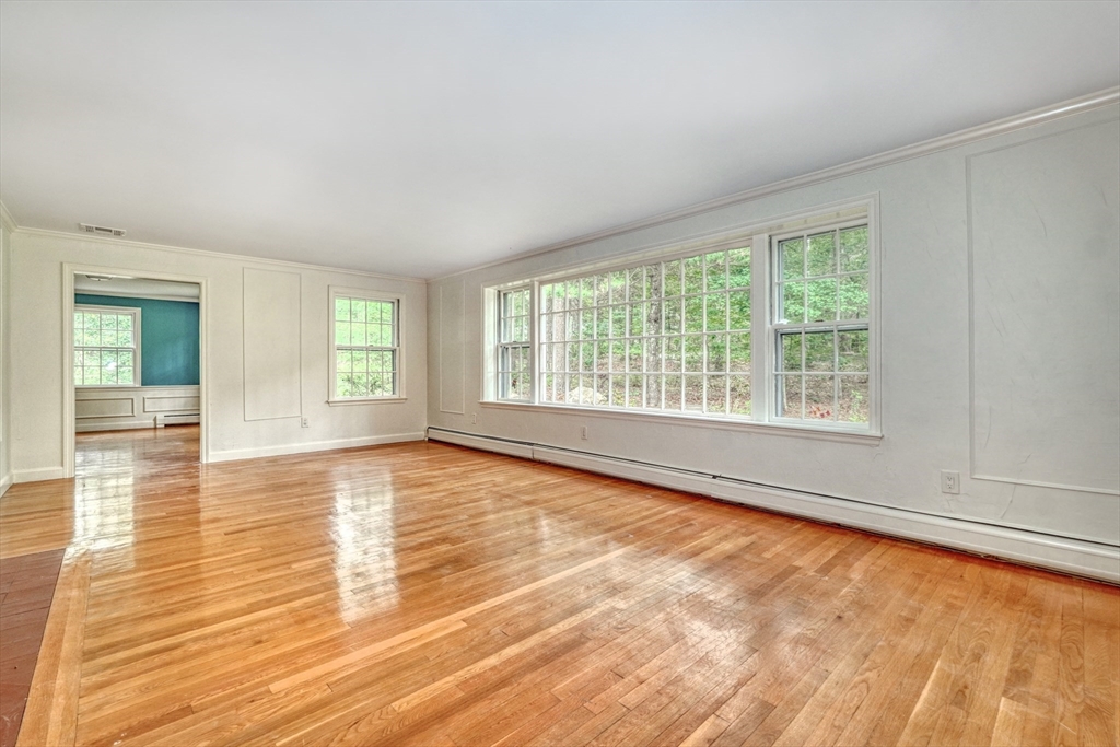 5 bed, 2 bath apartment for rent at 15 Goose Pond Rd, Lincoln — photo 35 of 40