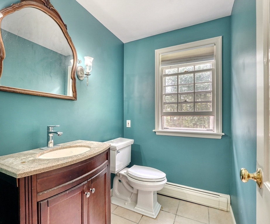 5 bed, 2 bath apartment for rent at 15 Goose Pond Rd, Lincoln — photo 4 of 40