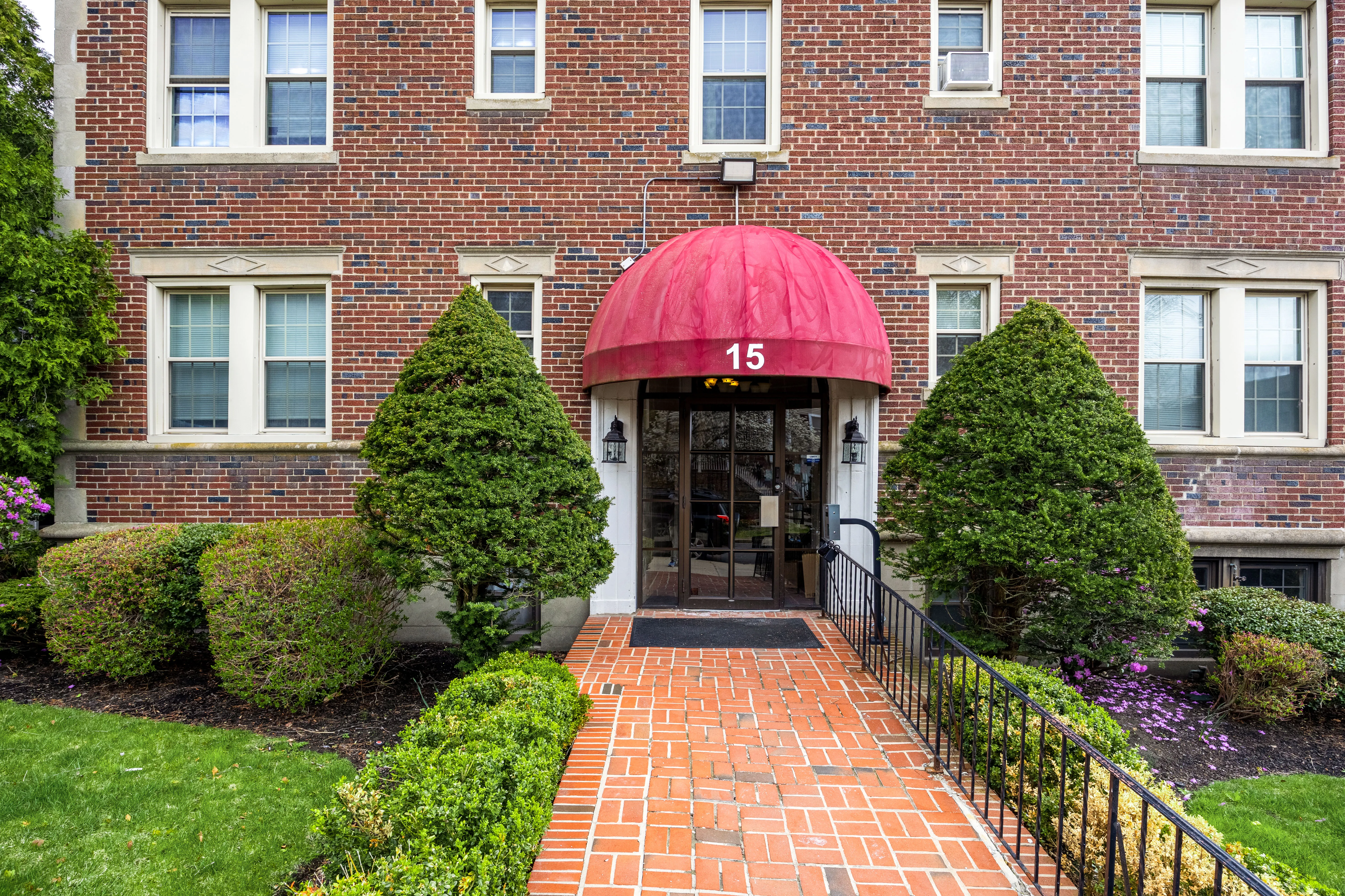 1 bed, 1 bath apartment for rent at 15 Governors Ave Unit 24, Medford — photo 14 of 20