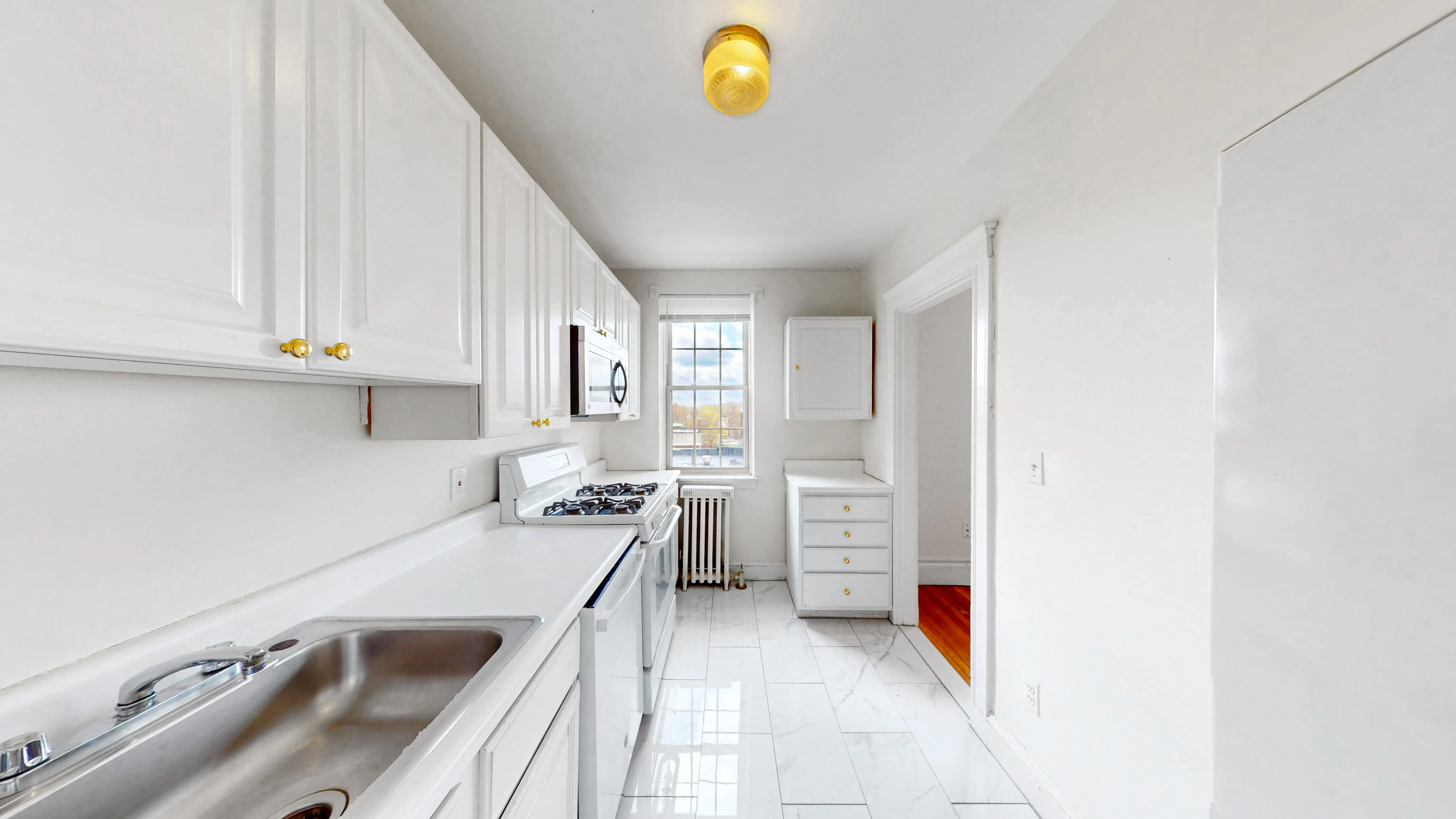 1 bed, 1 bath apartment for rent at 15 Governors Ave Unit 24, Medford — photo 5 of 20