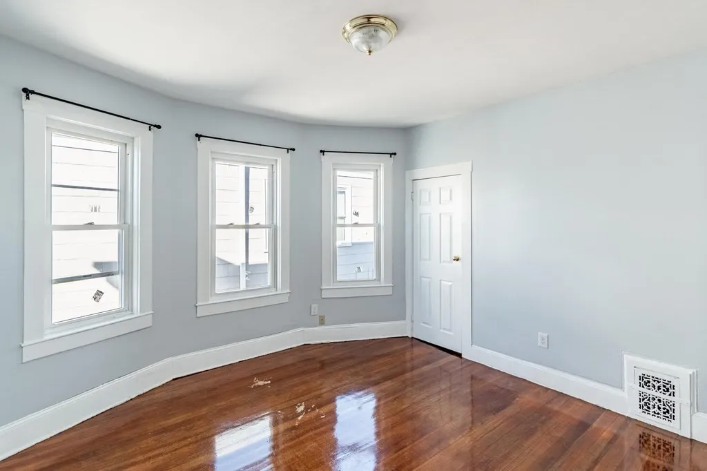 3 bed, 1 bath apartment for rent at 15 Groom St Unit 3, Boston — photo 14 of 31