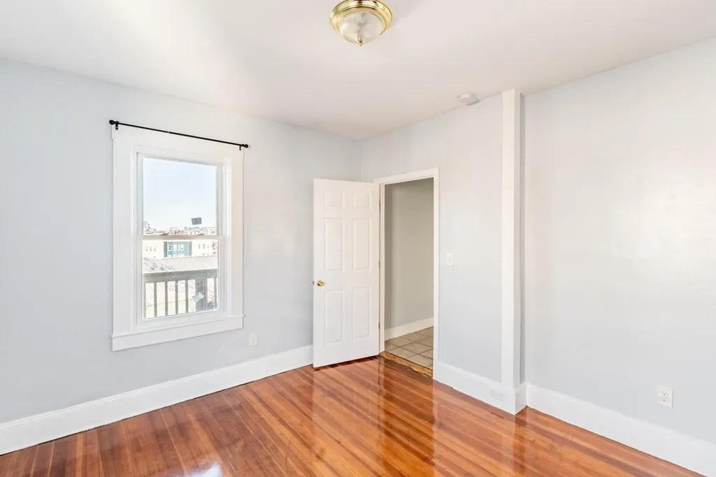 3 bed, 1 bath apartment for rent at 15 Groom St Unit 3, Boston — photo 8 of 31
