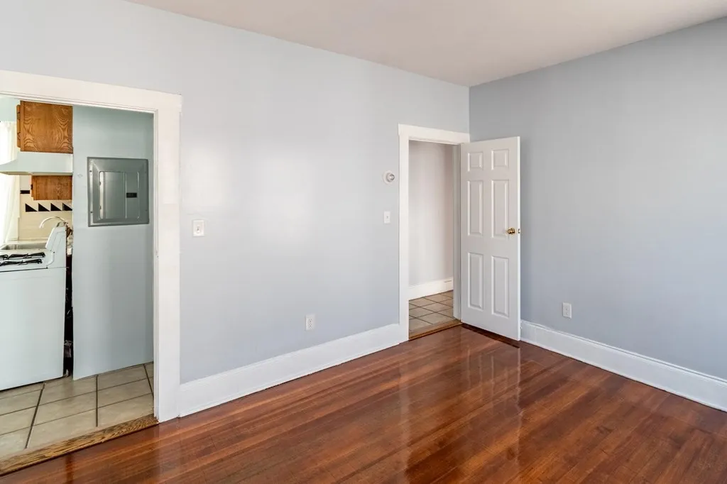 3 bed, 1 bath apartment for rent at 15 Groom St Unit 3, Boston — photo 12 of 31