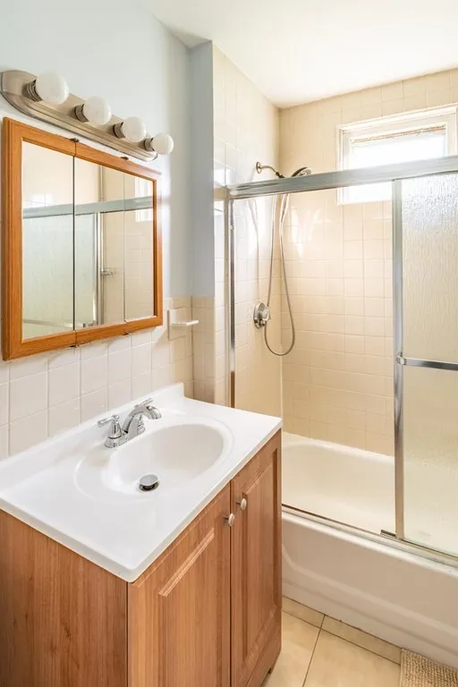 3 bed, 1 bath apartment for rent at 15 Groom St Unit 3, Boston — photo 25 of 31