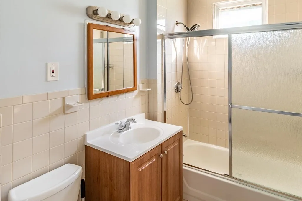 3 bed, 1 bath apartment for rent at 15 Groom St Unit 3, Boston — photo 23 of 31