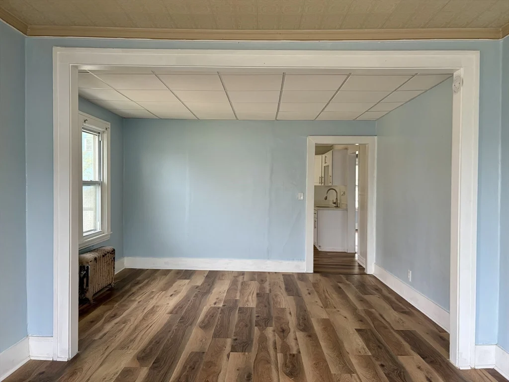 3 bed, 1 bath apartment for rent at 15 Groveland St Unit 2nd fl, Springfield — photo 9 of 29