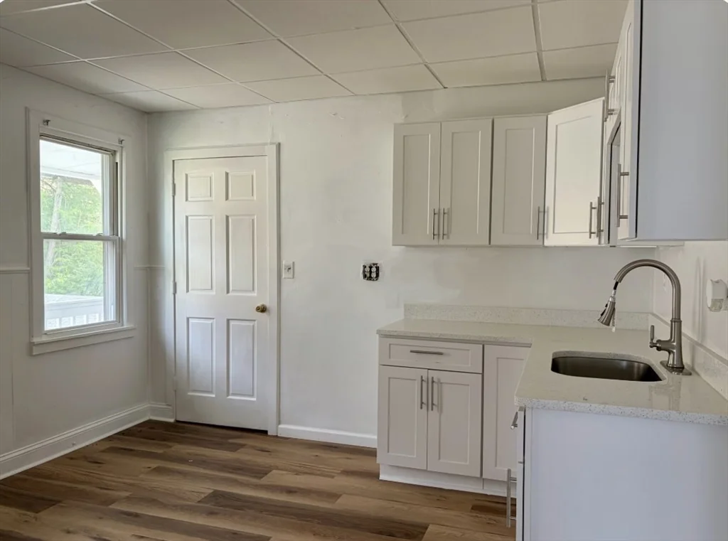 3 bed, 1 bath apartment for rent at 15 Groveland St Unit 2nd fl, Springfield