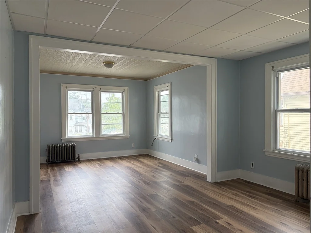 3 bed, 1 bath apartment for rent at 15 Groveland St Unit 2nd fl, Springfield — photo 7 of 29