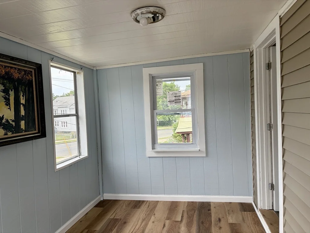 3 bed, 1 bath apartment for rent at 15 Groveland St Unit 2nd fl, Springfield — photo 18 of 29
