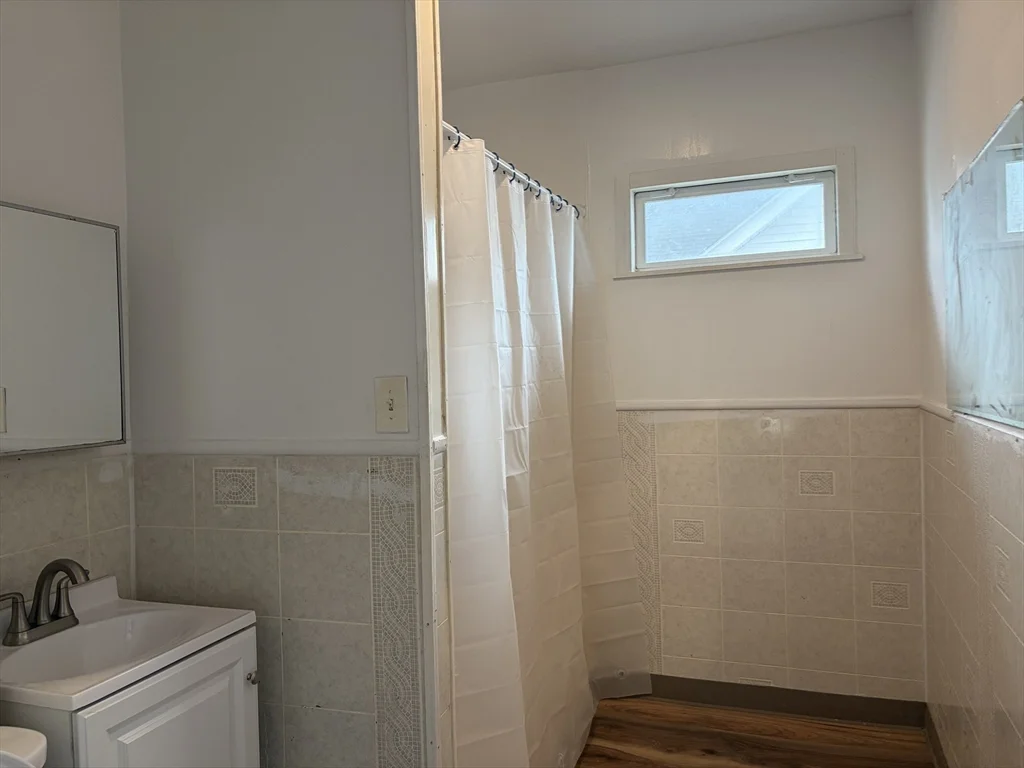 3 bed, 1 bath apartment for rent at 15 Groveland St Unit 2nd fl, Springfield — photo 28 of 29