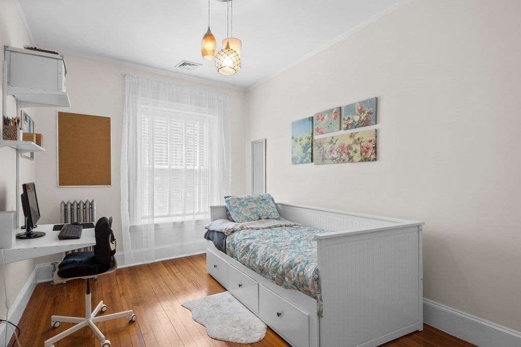 3 bed, 3 bath apartment for rent at 15 Grovenor Rd Unit 3, Jamaica Plain — photo 13 of 21