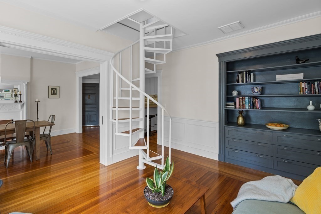 3 bed, 3 bath apartment for rent at 15 Grovenor Rd Unit 3, Jamaica Plain — photo 4 of 21