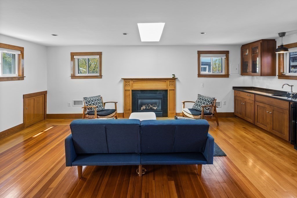3 bed, 3 bath apartment for rent at 15 Grovenor Rd Unit 3, Jamaica Plain — photo 16 of 21