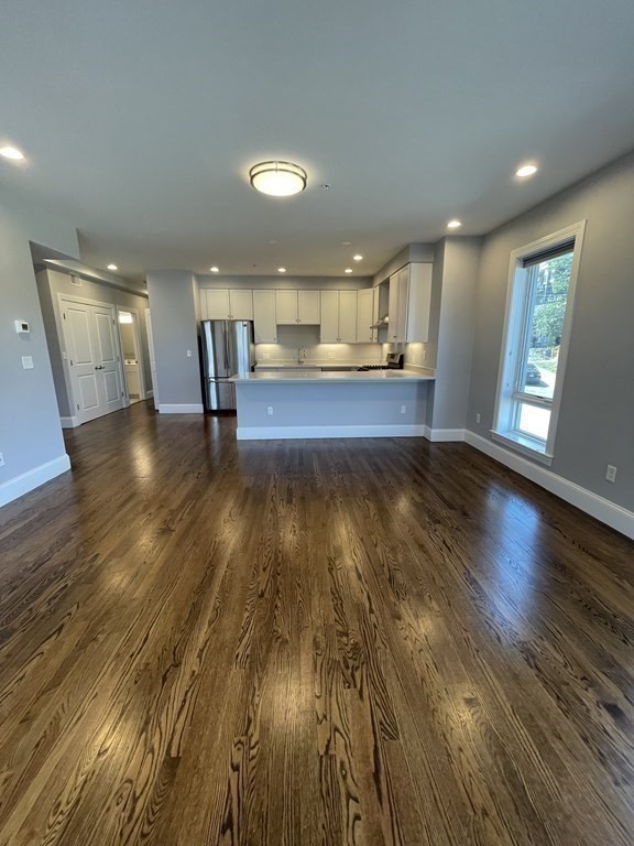 3 bed, 2 bath apartment for rent at 15 Guild St Unit 15, Roxbury — photo 6 of 13