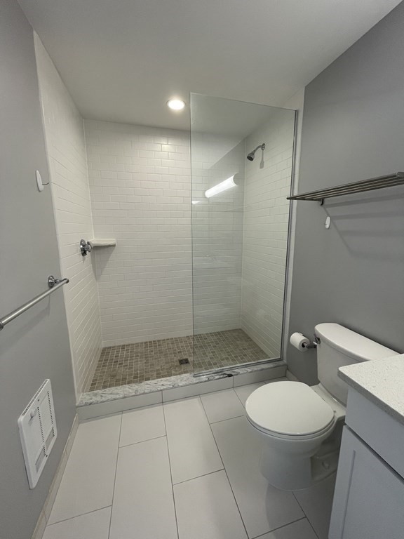 3 bed, 2 bath apartment for rent at 15 Guild St Unit 15, Roxbury — photo 8 of 13