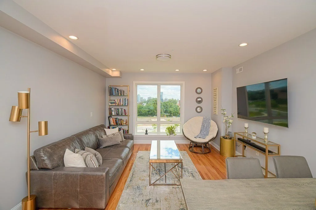 2 bed, 2 bath apartment for rent at 15 Guild St Unit 205, Roxbury — photo 5 of 35