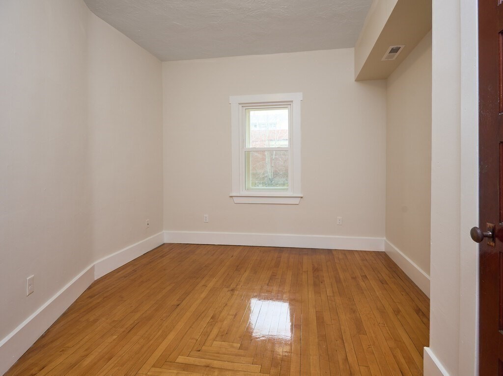 3 bed, 2 bath apartment for rent at 15 Hamilton St Unit 1, Southbridge — photo 12 of 28