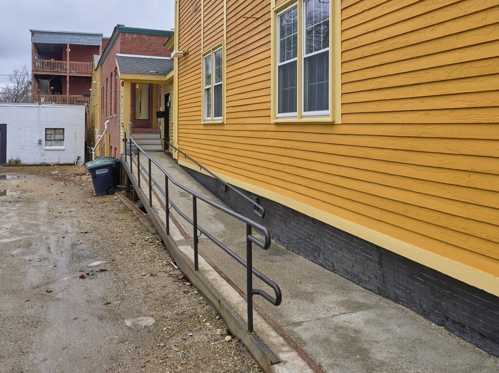 3 bed, 2 bath apartment for rent at 15 Hamilton St Unit 1, Southbridge — photo 26 of 28