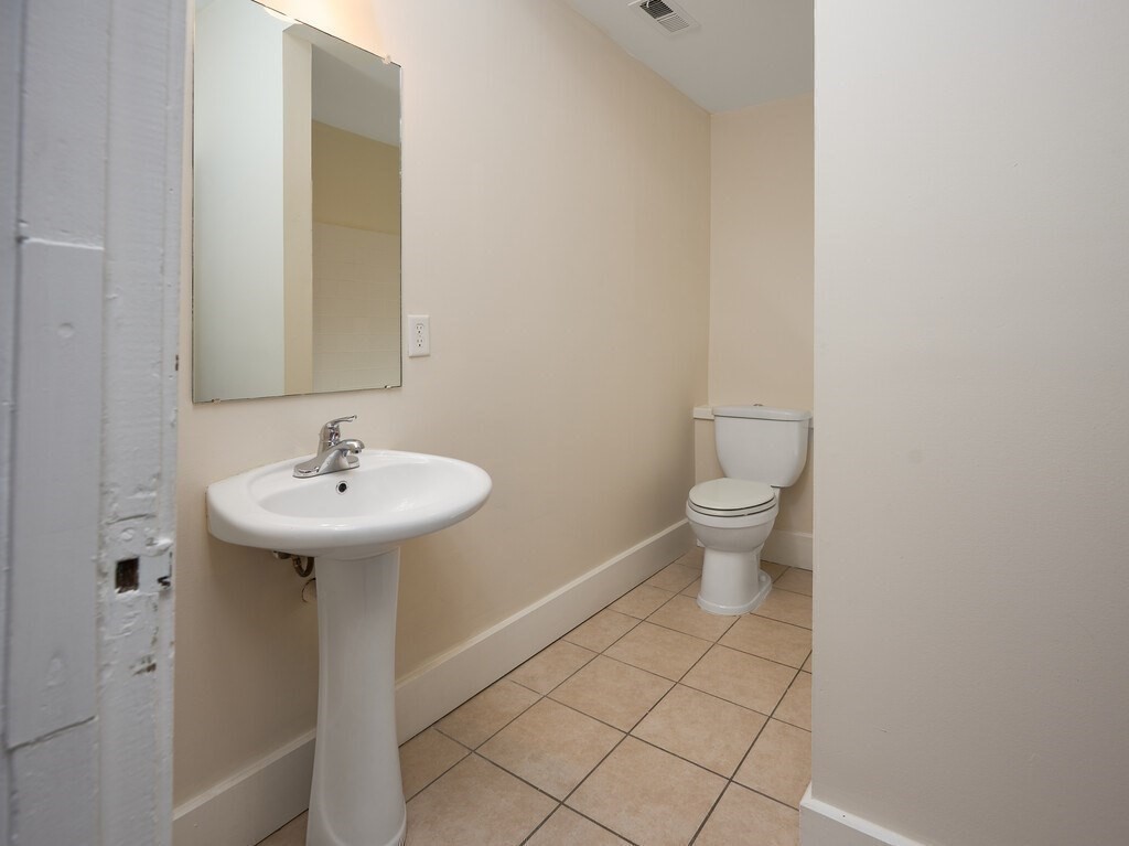 3 bed, 2 bath apartment for rent at 15 Hamilton St Unit 1, Southbridge — photo 17 of 28