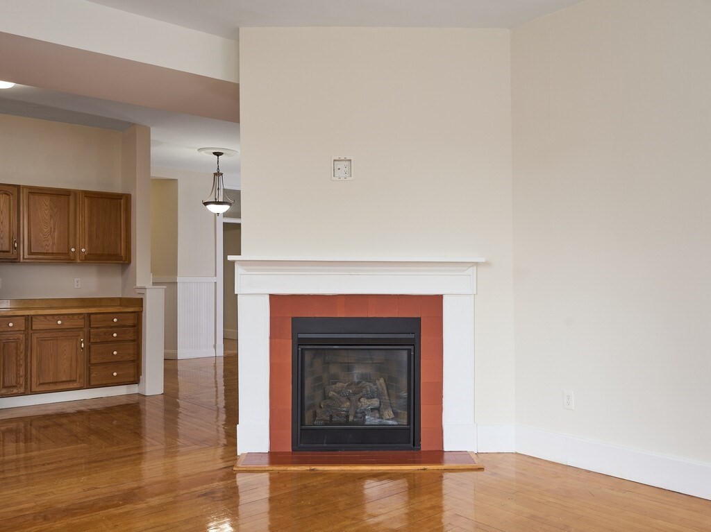 3 bed, 2 bath apartment for rent at 15 Hamilton St Unit 1, Southbridge — photo 2 of 28